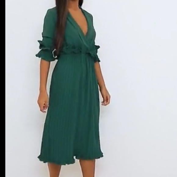 PRETTYLITTLETHING Frill detail midi dress - Picture 5 of 10